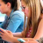 Паличка-рятівниця: мобільні додатки для педагогів та учнів